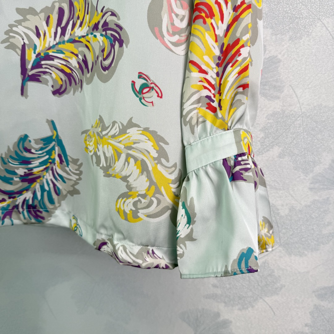 Chanel 2025 New Arrival Sequin Print High Collar Shirt and Shorts Set 8 cmp i1749137678912 5787 0 6