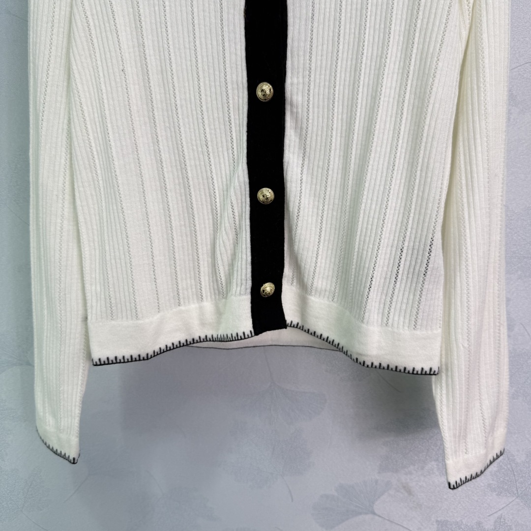 “Zabalman 25 Black-and-White Knitted Shirts Bundle with P506 Female Dress” - 图片 7