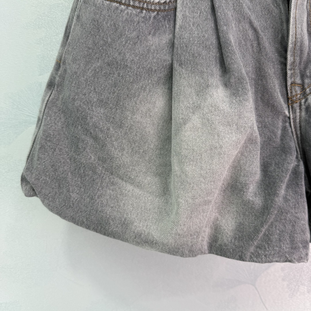 Stylish Acne Studios P368 Dress: Lightweight, Tweaked Cowboy Shorts, Florist Design for Big Pup - 图片 5