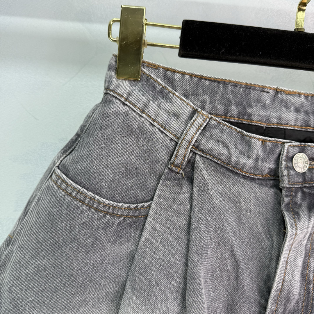 Stylish Acne Studios P368 Dress: Lightweight, Tweaked Cowboy Shorts, Florist Design for Big Pup - 图片 3