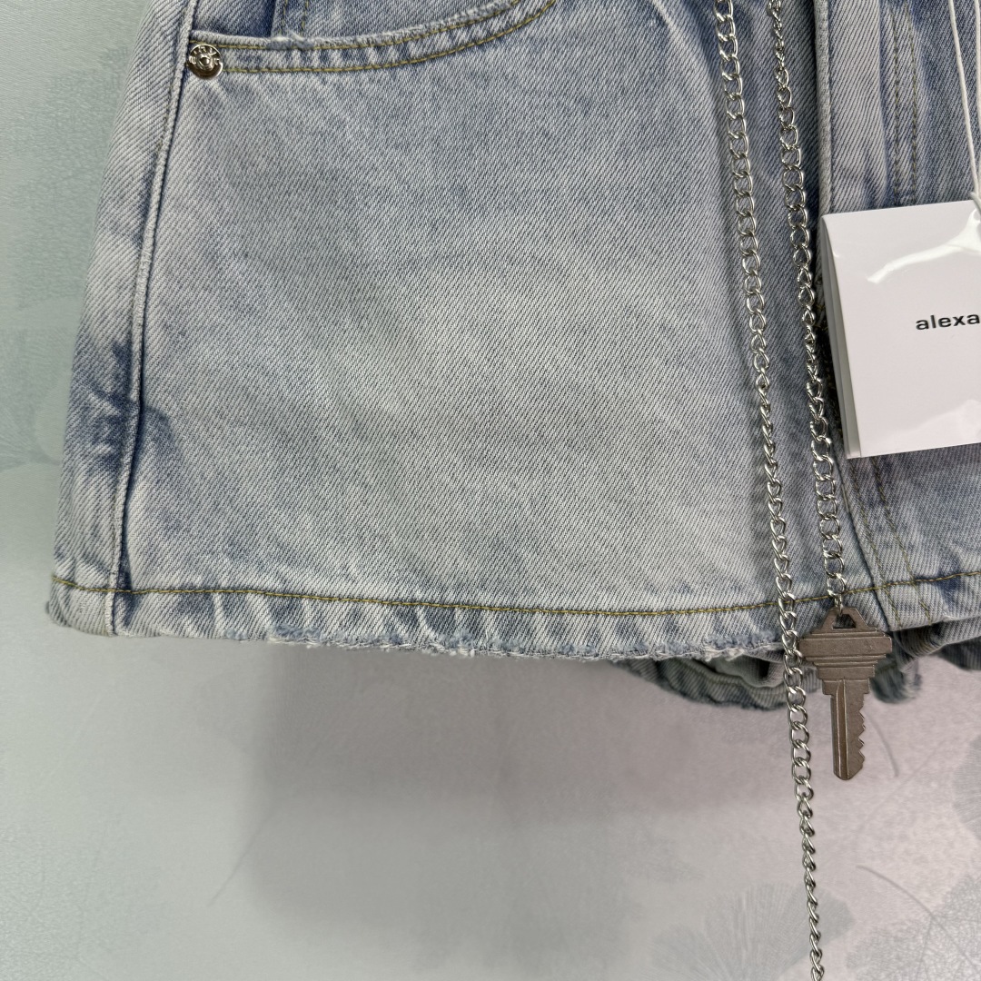 Stylish P368 Dress: High Waist, Cowboy Shorts, Logo-Chain Decorations, One-Size Fit. - 图片 5