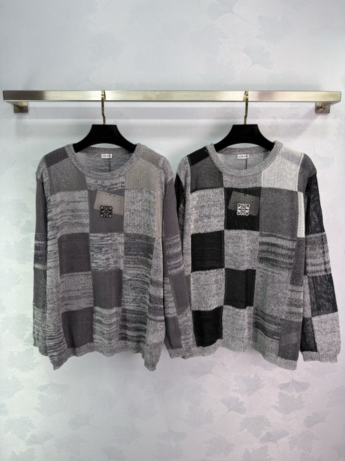 LOEWE Color Block Knitted Sweater Checkerboard Logo Embroidery Slim Fit 1 LOEWE Color Block Knitted Sweater Checkerboard Logo Embroidery Slim Fit
