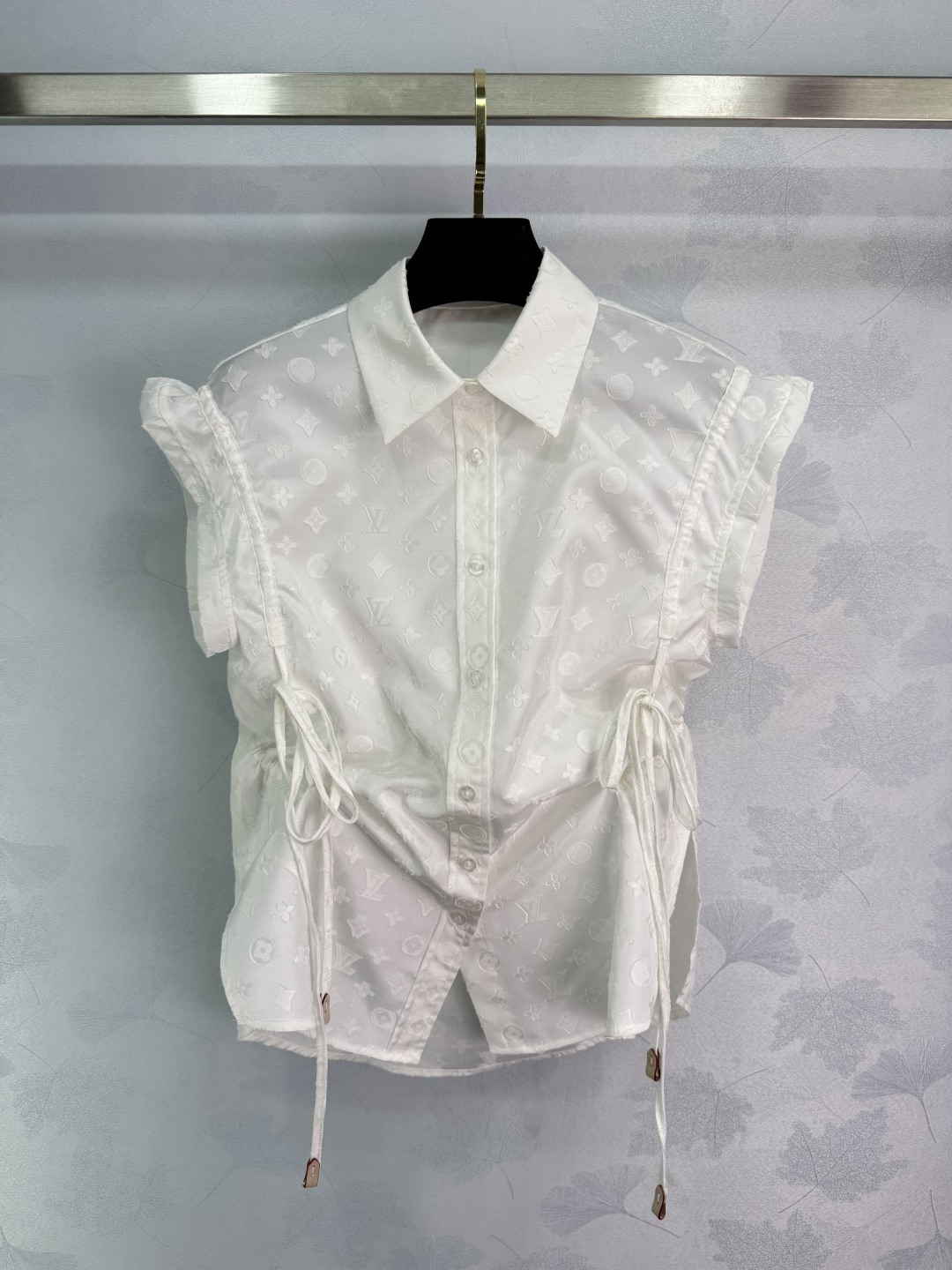 “High-Level Sense: New Louis Vuitton 2025SS Women’s Outfits with Special Details” - 图片 1