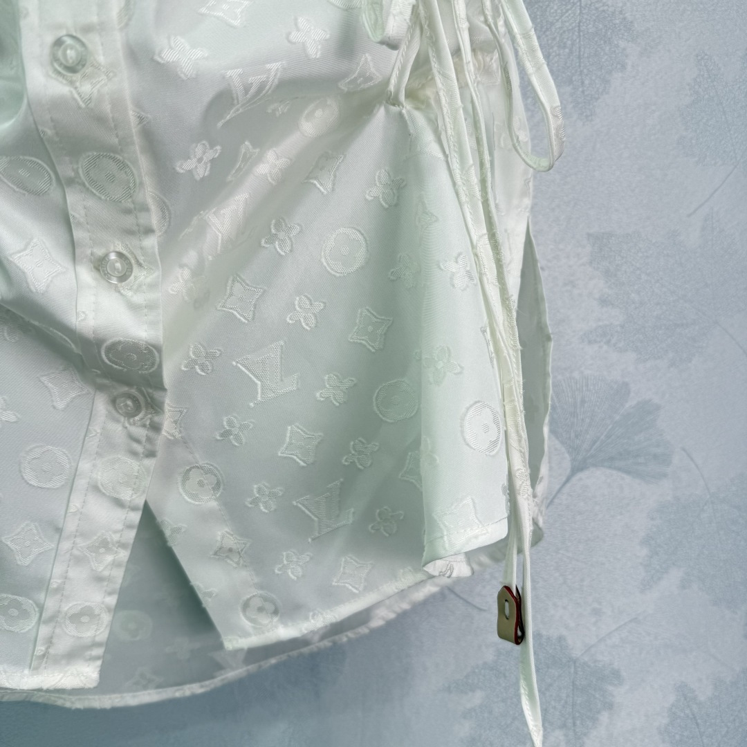 “High-Level Sense: New Louis Vuitton 2025SS Women’s Outfits with Special Details” - 图片 7