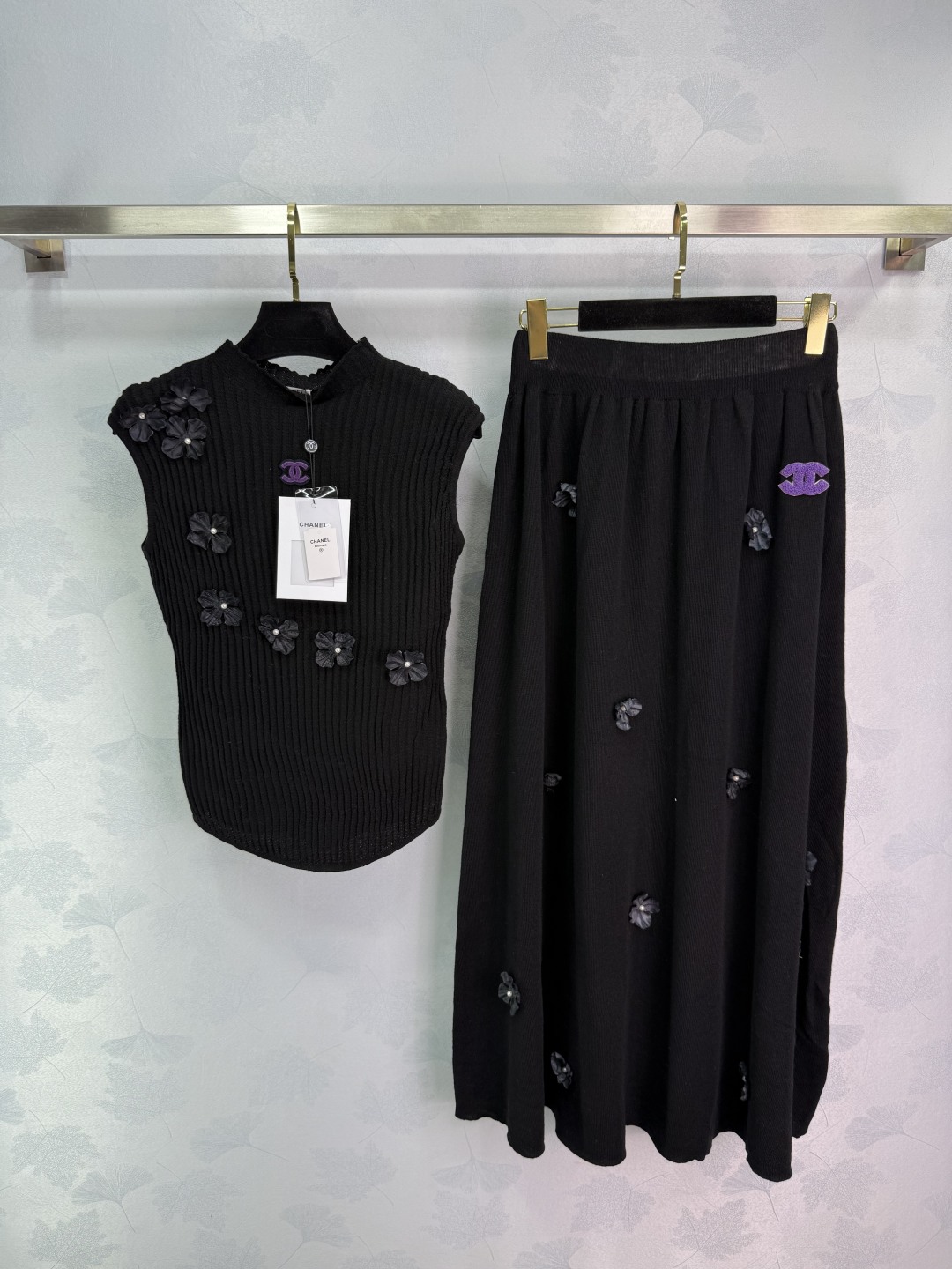 “2025 Summer Female Suit: One-Size-Fits-All with Embroidery and Trendy Design”