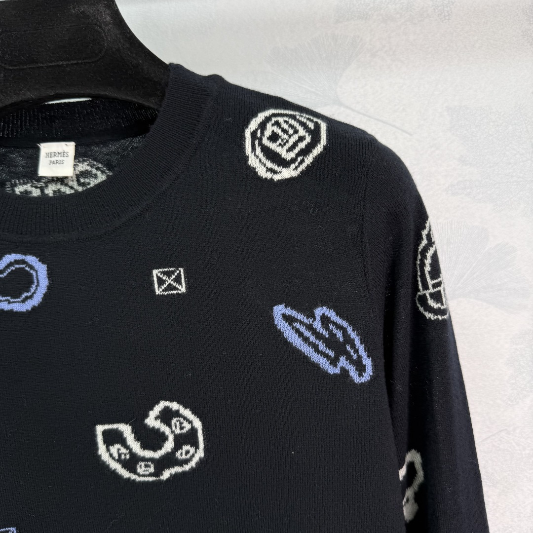 Versatile One-Size Cashmere Dress with Geometric Floral Design for Fall Mornings - 图片 2