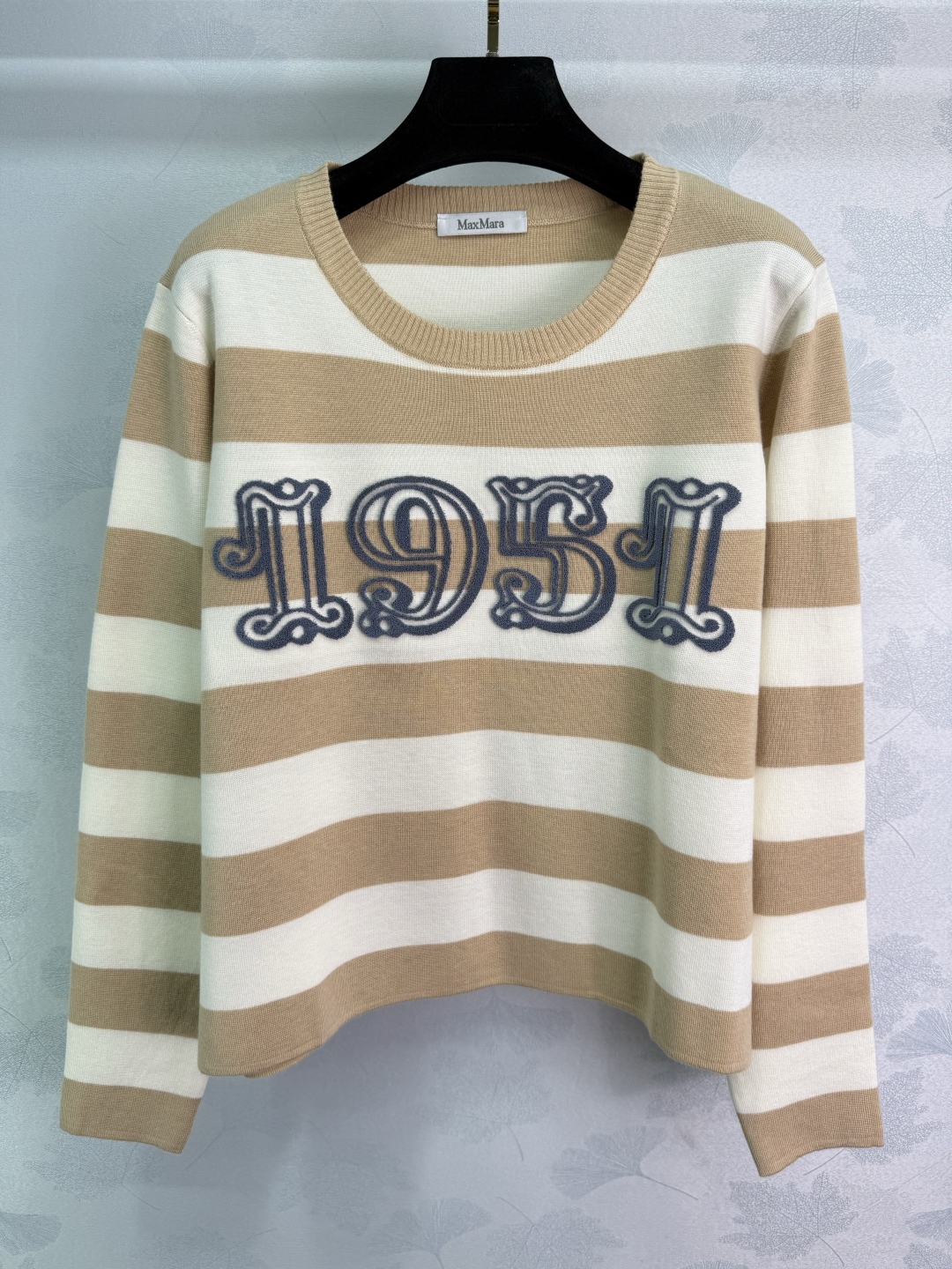 “Maxmar* 2025 Early Autumn Women’s Suit & Cube 1951 Embroidered Sweater Collection” - 图片 3