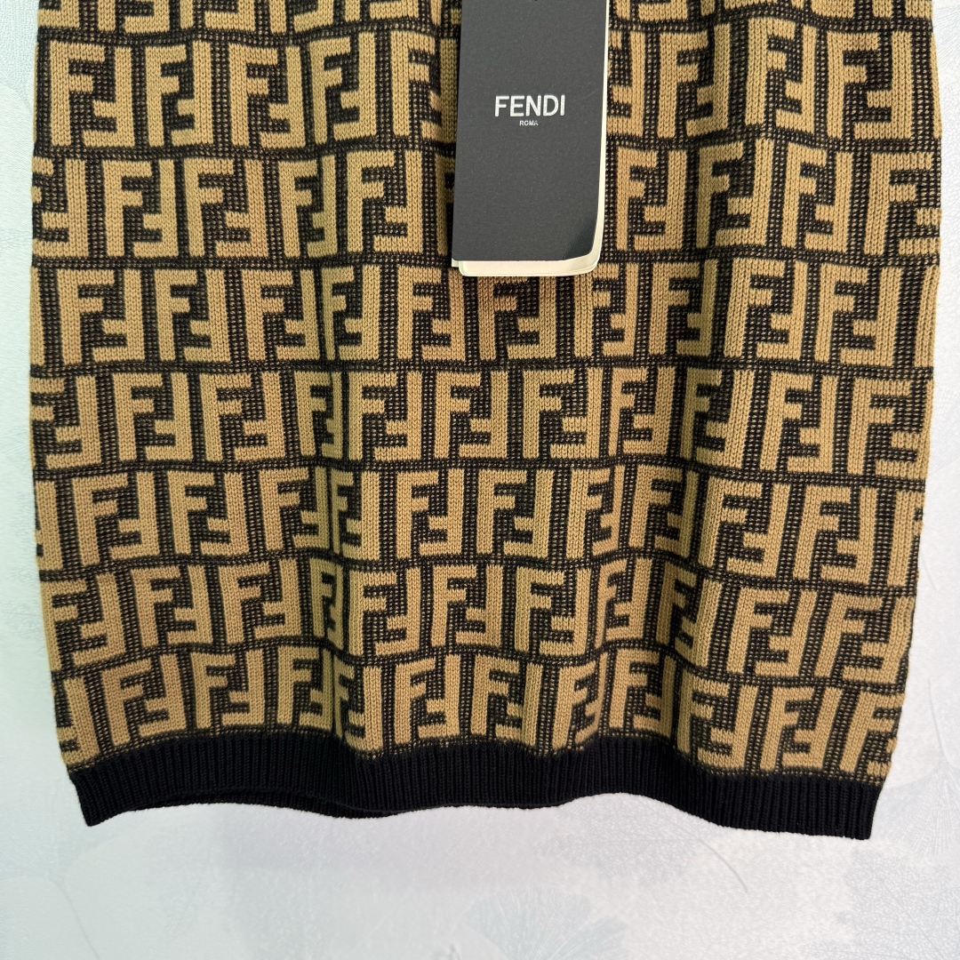 Fendi Women's Classic FF Logo Jacquard Knit Mini Skirt - Slim Fit 8 cmp i1753104212358 8283 0 6