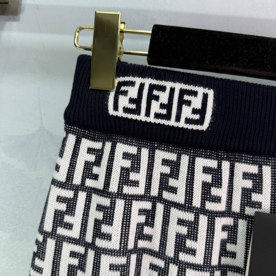 Fendi Women's Classic FF Logo Jacquard Knit Mini Skirt - Slim Fit 4 cmp i1753104215245 4106 0 2