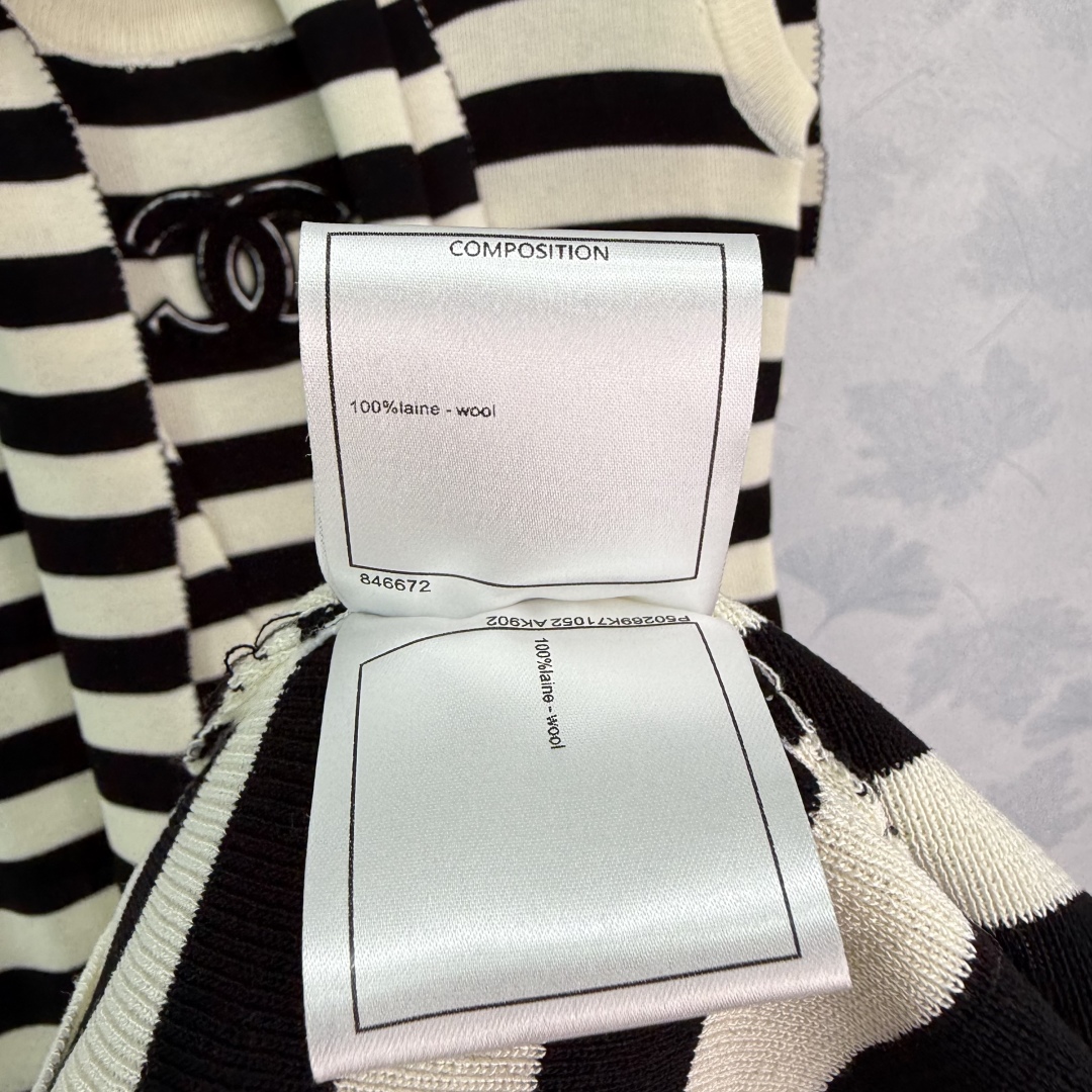 “Classic Black-and-White Tweaked Female Suit Set with Shawl and Shirt” - 图片 8
