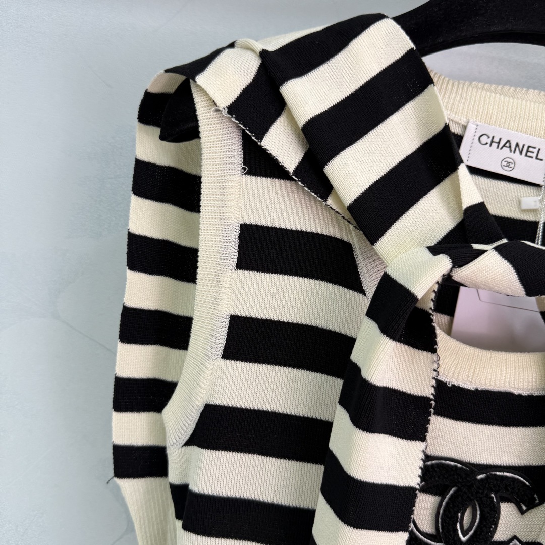 “Classic Black-and-White Tweaked Female Suit Set with Shawl and Shirt” - 图片 4