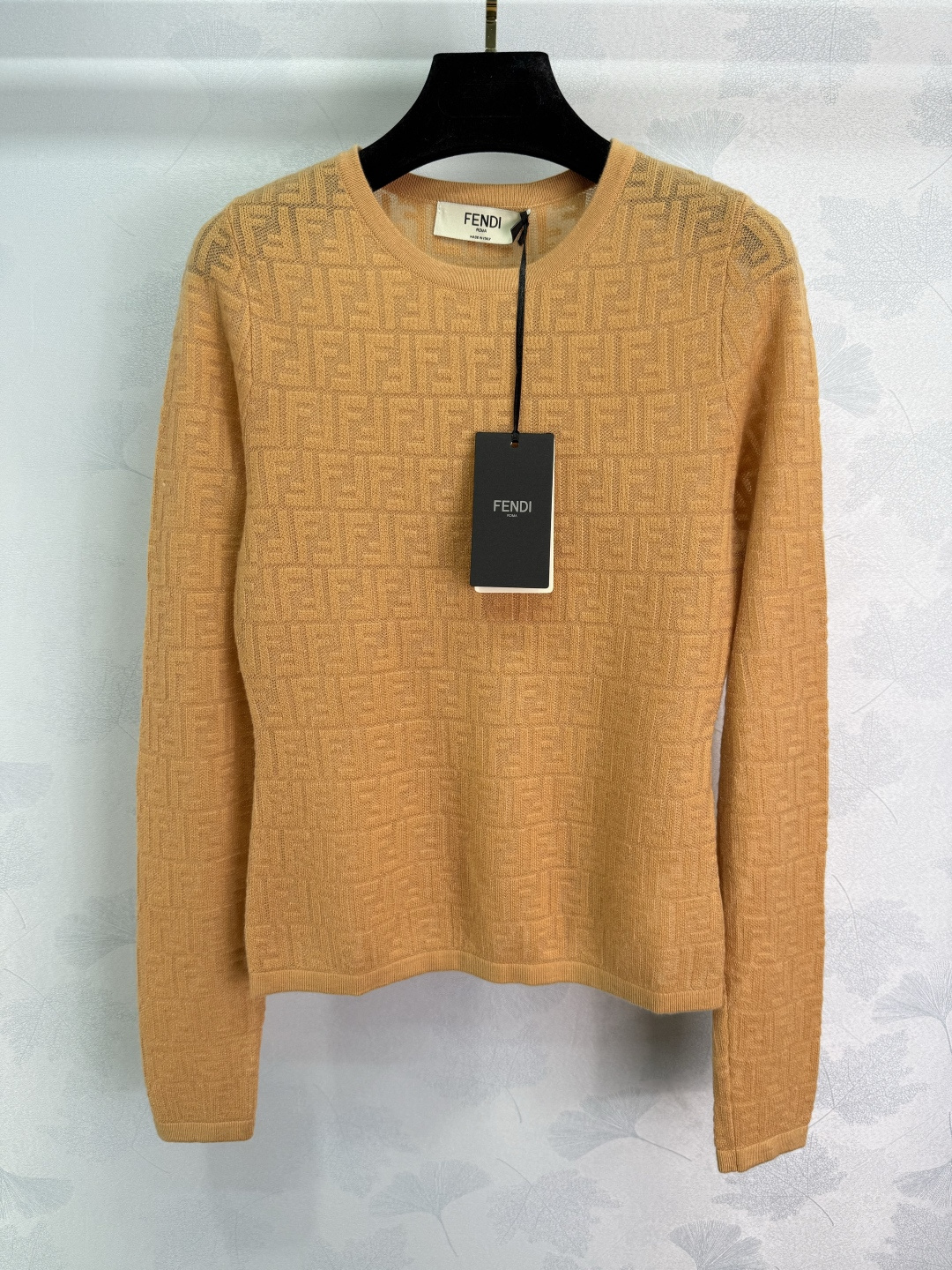 “Stylish Femininity Dress with Classic FF Logo Elements and Long Sleeves in 3 Colors and Sizes” - 图片 2