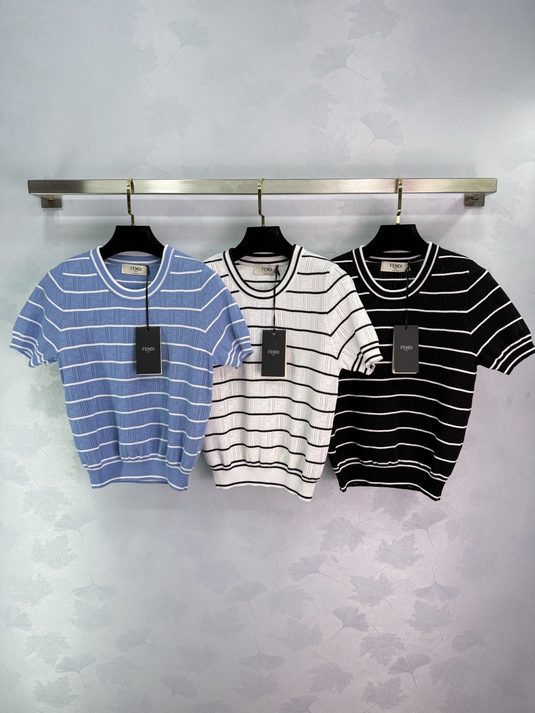 Title: P396 Striped Dress: Versatile one-size-fits-all with cuff detail, 3 colors available in small size. - 图片 1
