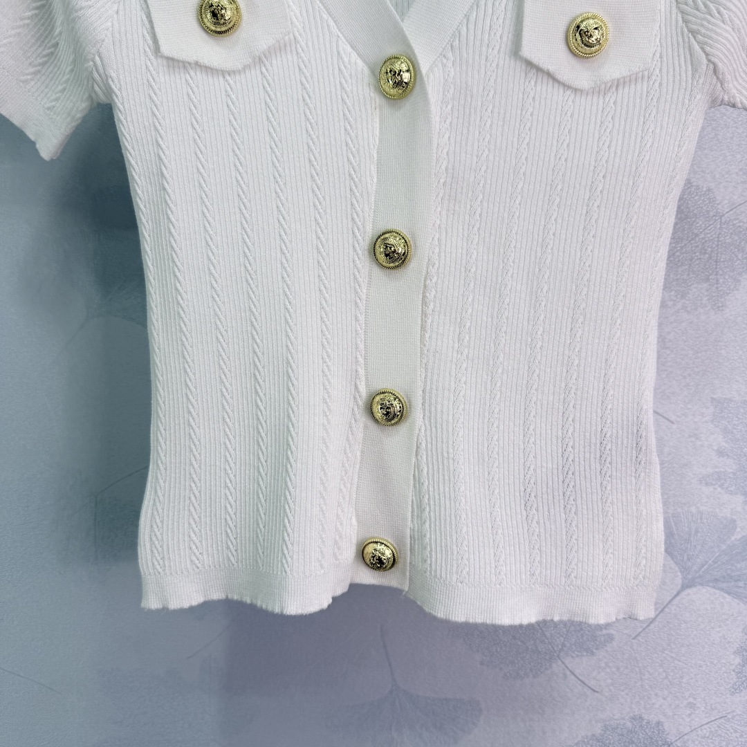 “V-Neck Shirt Dress P372: Comfortable, Flexible Fabric with Gold Button Design in 2 Colors, 3 Sizes” - 图片 7