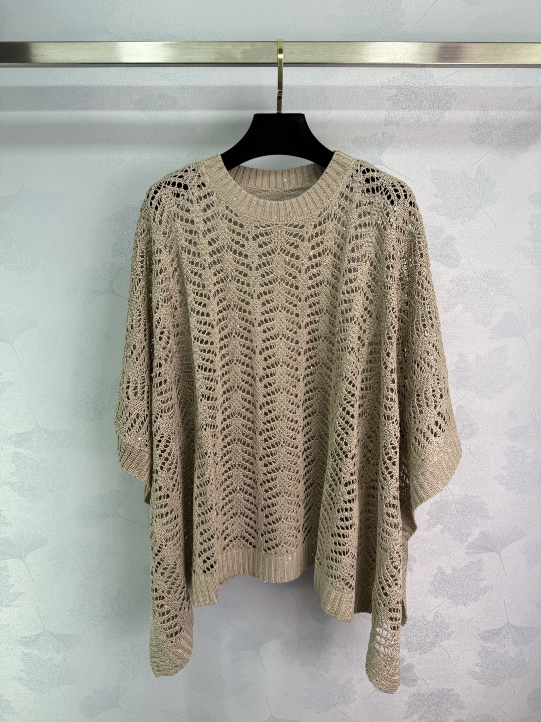 Elegant Lace Dress with High-Level Cape and Needle-Weaving Craft