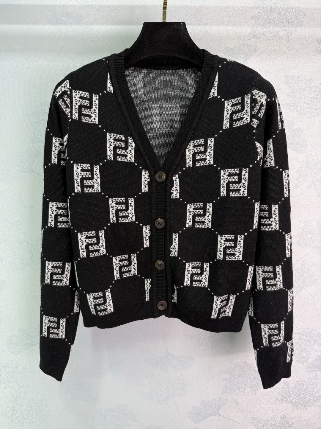 Luxurious Crocheted V-Neck Suit for Fall 2025: P480 Original Design in Two Colors and Three Sizes - 图片 2