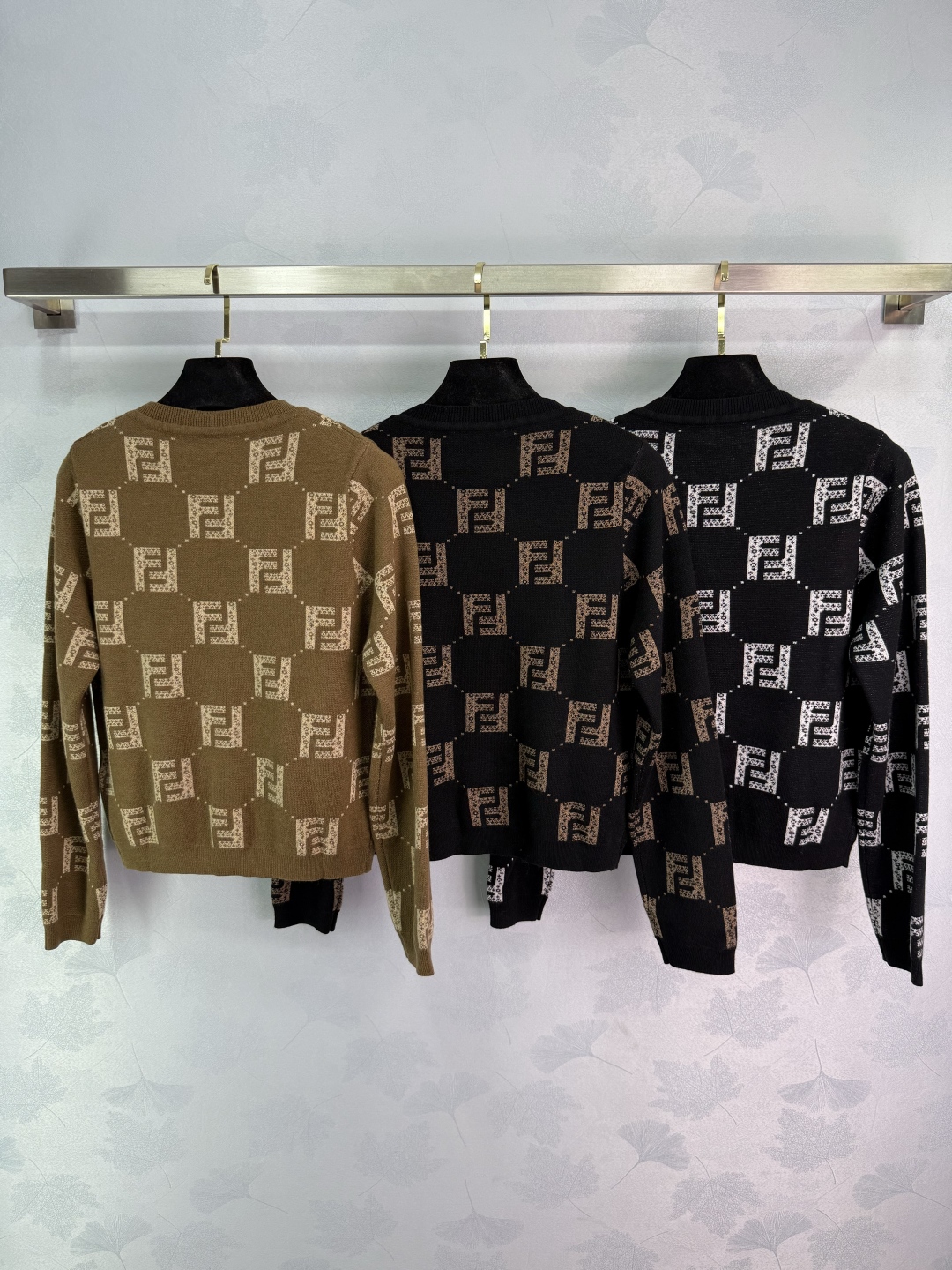 Luxurious Crocheted V-Neck Suit for Fall 2025: P480 Original Design in Two Colors and Three Sizes - 图片 9