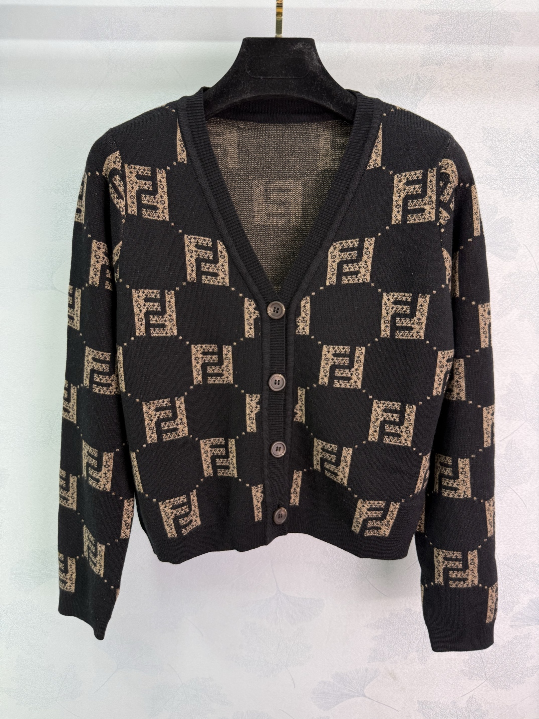 Luxurious Crocheted V-Neck Suit for Fall 2025: P480 Original Design in Two Colors and Three Sizes - 图片 3