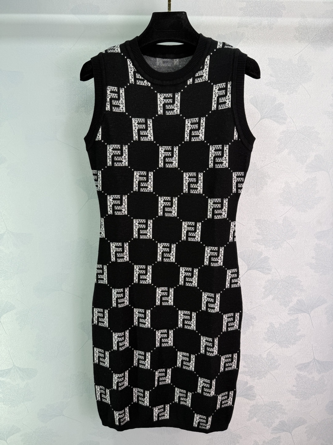2025 Autumn Collection: Original Scrolled Female Clothes in 2 Colors and 3 Sizes - 图片 2