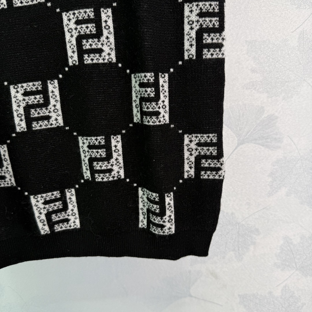 “Black FF Logo Crocheted Sleeve Suit: Stylish, High-Temperature Personality” - 图片 7