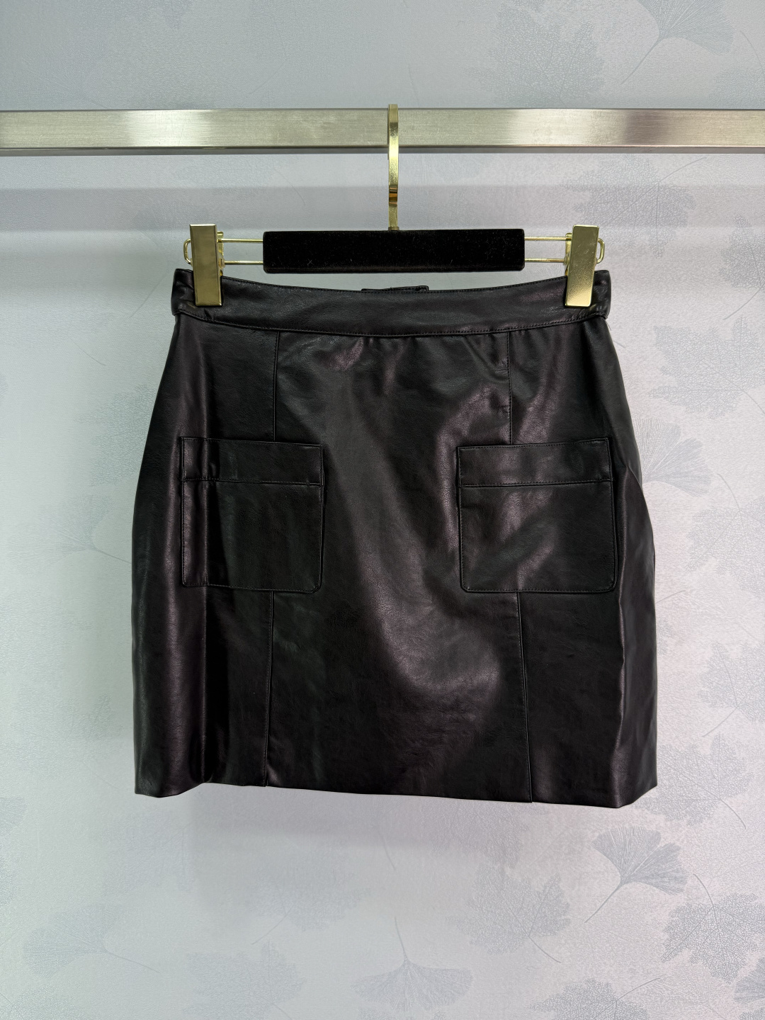 “2025 Leather Dress Trends: Customizable High-Temperature High-Strength Designs in Black Gold” - 图片 1