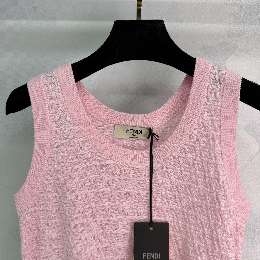 “Ferocious Women’s Suit with Wrapper Design: Soft, Comfortable, and Stylish in Three Colors and Sizes” - 图片 4