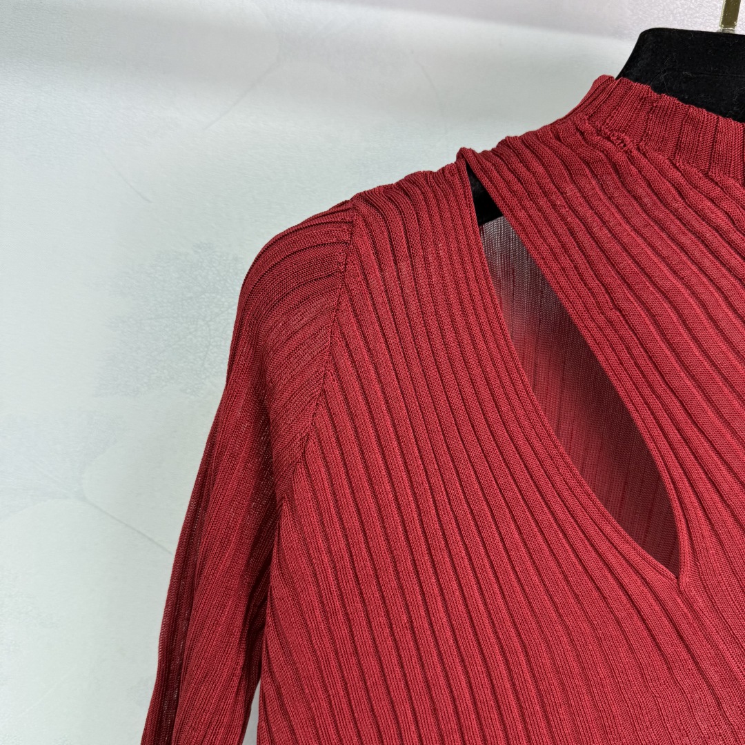 2025 Autumn Morning Fashion: Black Knitted Dress with Unique Design and Stylish Details - 图片 4