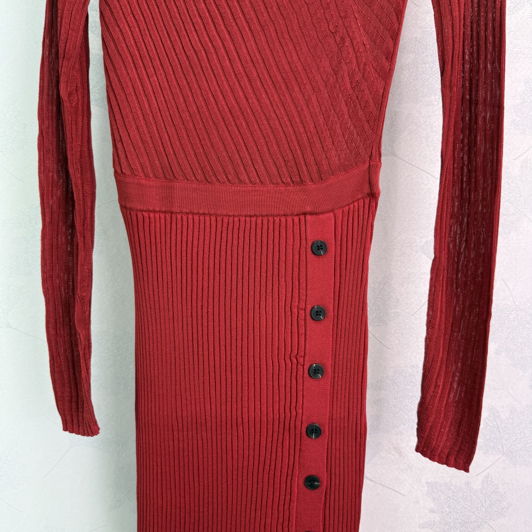 2025 Autumn Morning Fashion: Black Knitted Dress with Unique Design and Stylish Details - 图片 6
