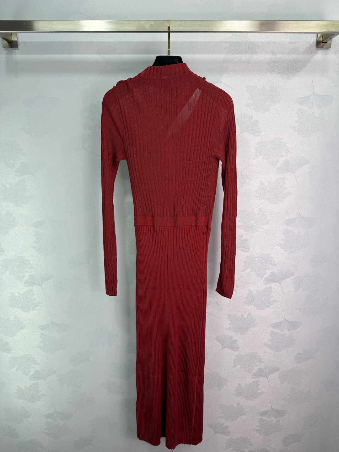2025 Autumn Morning Fashion: Black Knitted Dress with Unique Design and Stylish Details - 图片 9