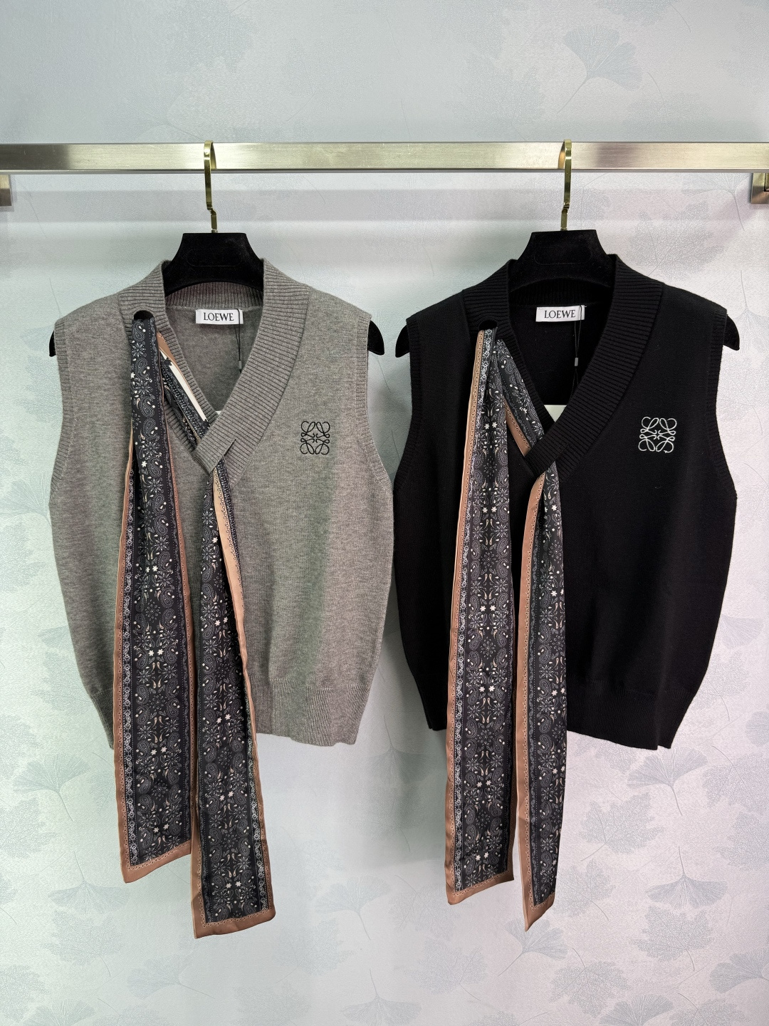 Stylish Lavender Vest with Acoustic Detailing for Winter Fashionistas - 图片 1