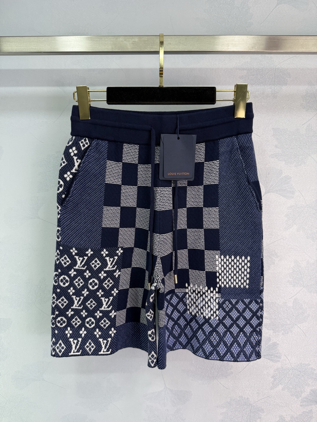 “Women’s Suit with Knitting Shorts: Classic Design, Pure Cotton, Air Comfort, Loose Fit” - 图片 1