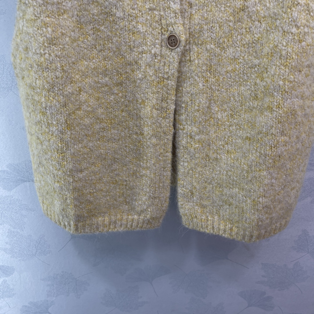 “Ferocious Women’s Suit with Custom Wool Line-Making and V-Letter Embroidery: New 2025 Vest Included! 2 Colors Available” - 图片 7