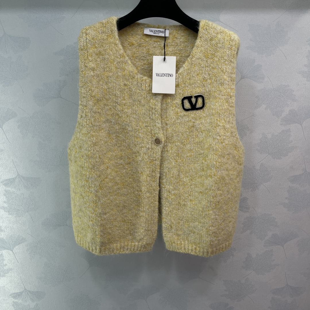 “Ferocious Women’s Suit with Custom Wool Line-Making and V-Letter Embroidery: New 2025 Vest Included! 2 Colors Available” - 图片 3