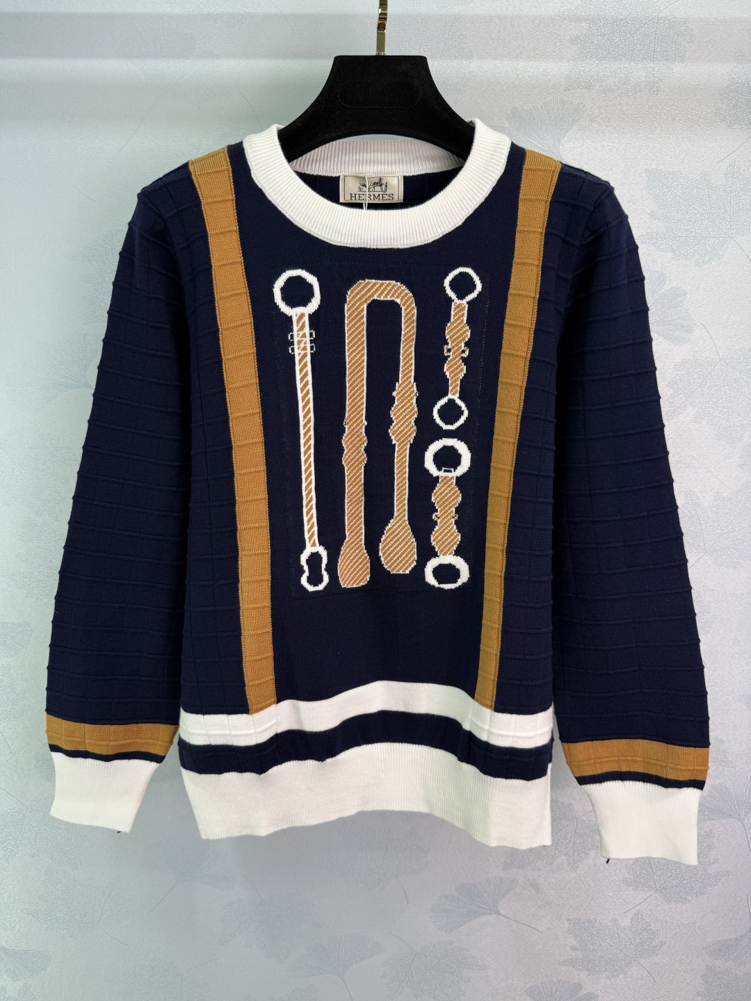 Title: P432 Dress Description: Versatile one-size-fits-all dress with tweed and embroidery, cozy wool, long sleeves, suitable for daily wear. - 图片 2