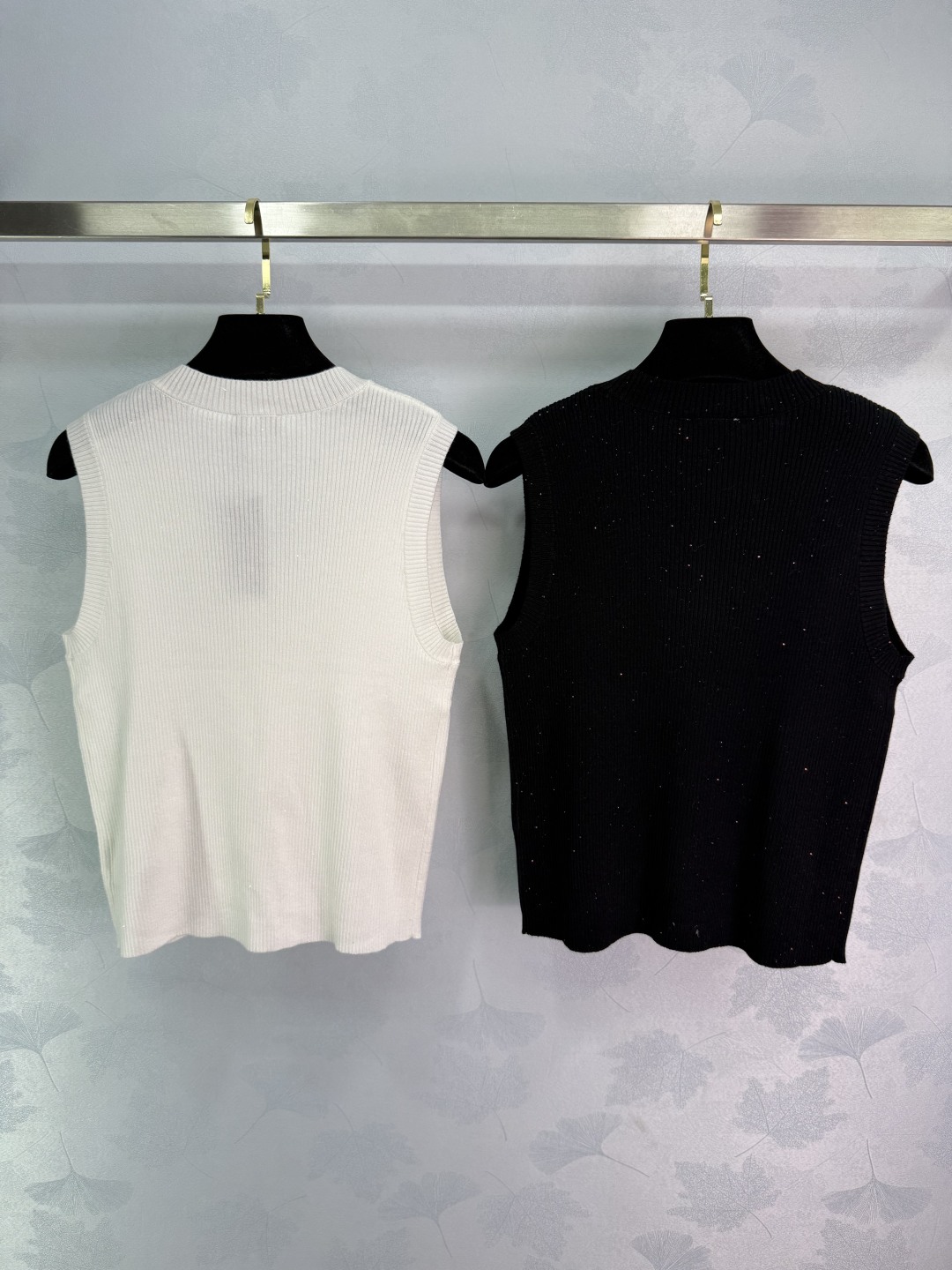 “Women’s P432 Original V-Neck Knit Suit with Pony Brand Embroidery” - 图片 9