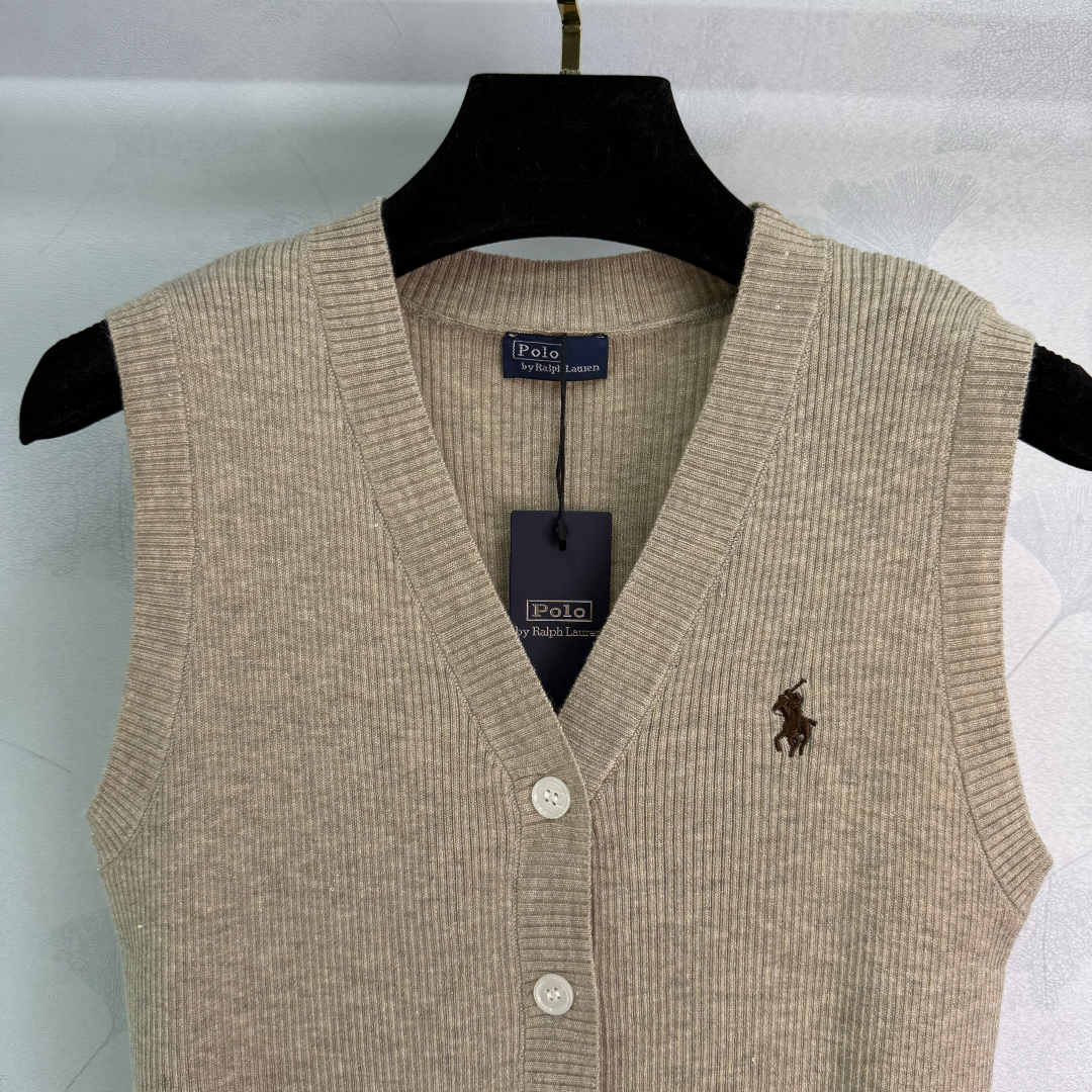 “Women’s P432 One-Size-Fits-All Suit with V-Collar Design and Embroidered Pony Brands” - 图片 4