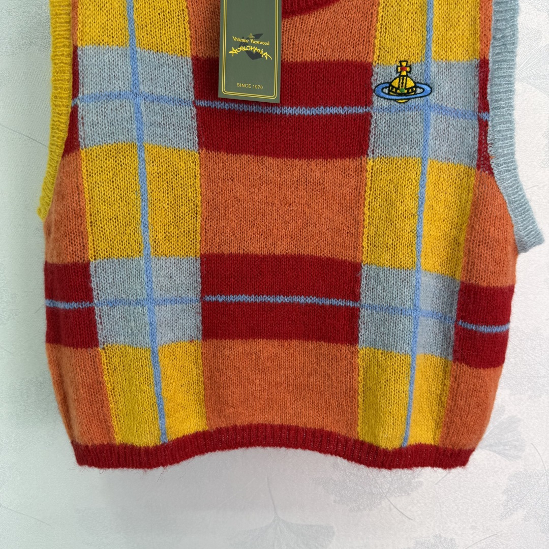 “Qingxita P384 Women’s Outfit: Saturn Logo T-Shirts and Corset Design for Daily Wear” - 图片 6