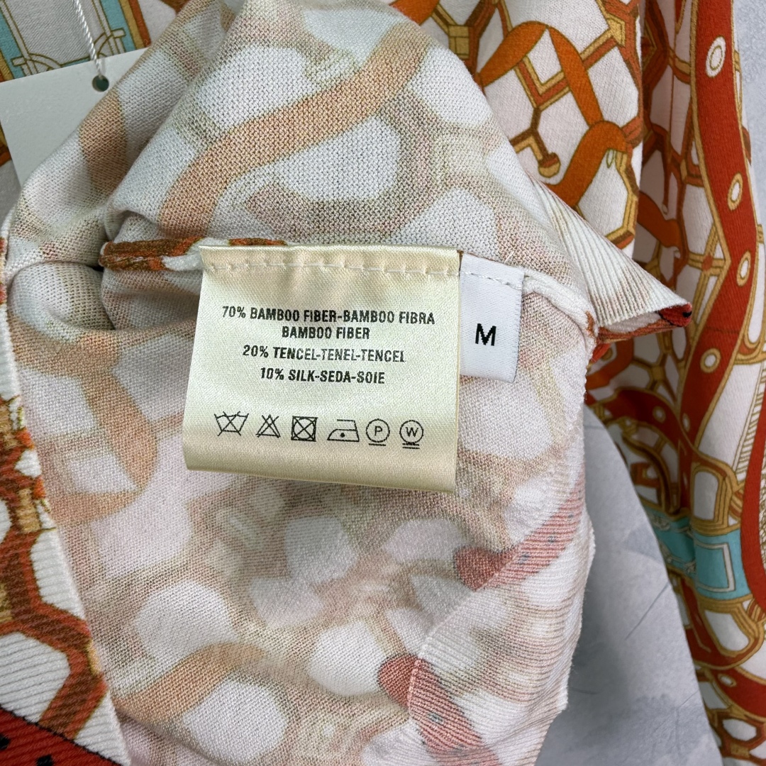 “Geometric Knit Suit for Women: P516 Original Design with H-Letter Pattern, Orange and Blue, Fall Fashion” - 图片 8