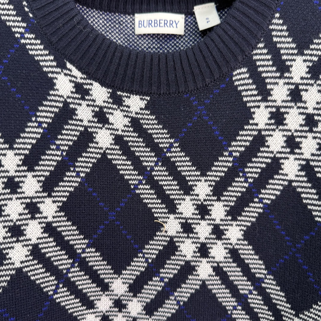 “Original One-Size-Fits-All Female Suit for Autumn 2025: Wool Line Tailoring with Delicate Comfort” - 图片 5