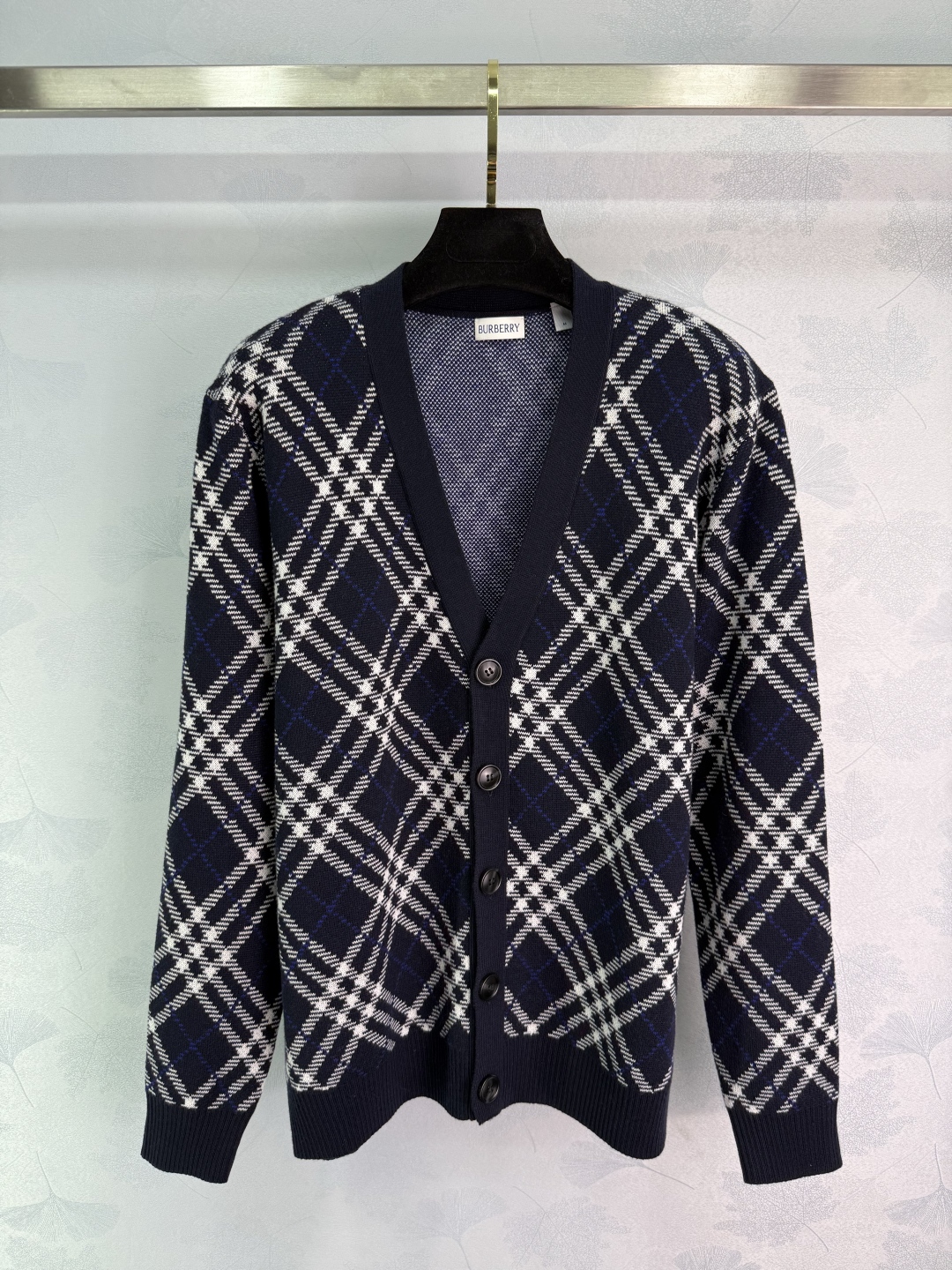 “Borg V-Neck Dress P576: Custom Knitted, Soft, Comfortable, Long-Sleeved, Autumn 2025 Fashion” - 图片 1
