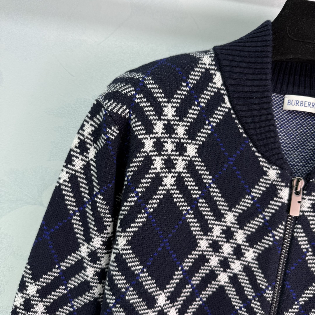 “2025 New Singley Collar Crochet Female Suit: Customized Wool Line-Making, Delicate and Cozy” - 图片 4