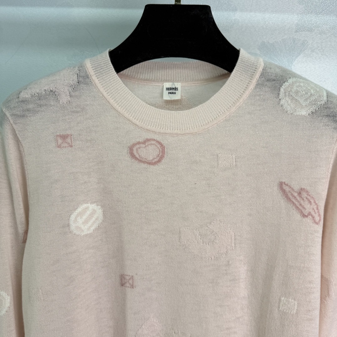 Title: P696 Women’s Outfit with T-Shirts in 2 Colors and 3 Sizes. - 图片 4