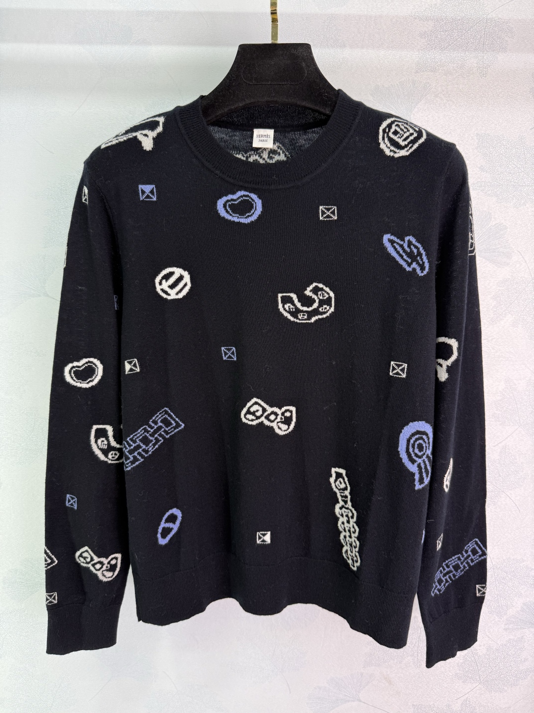 Title: P696 Women’s Outfit with T-Shirts in 2 Colors and 3 Sizes. - 图片 2