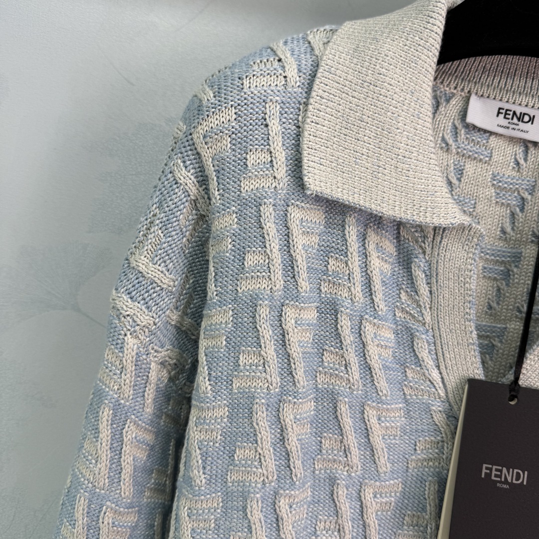 “Original Women’s Suit with FF-Weave Long Sleeves in Cappowder Cappuccino Series – Stylish, Classic, One Size” - 图片 4