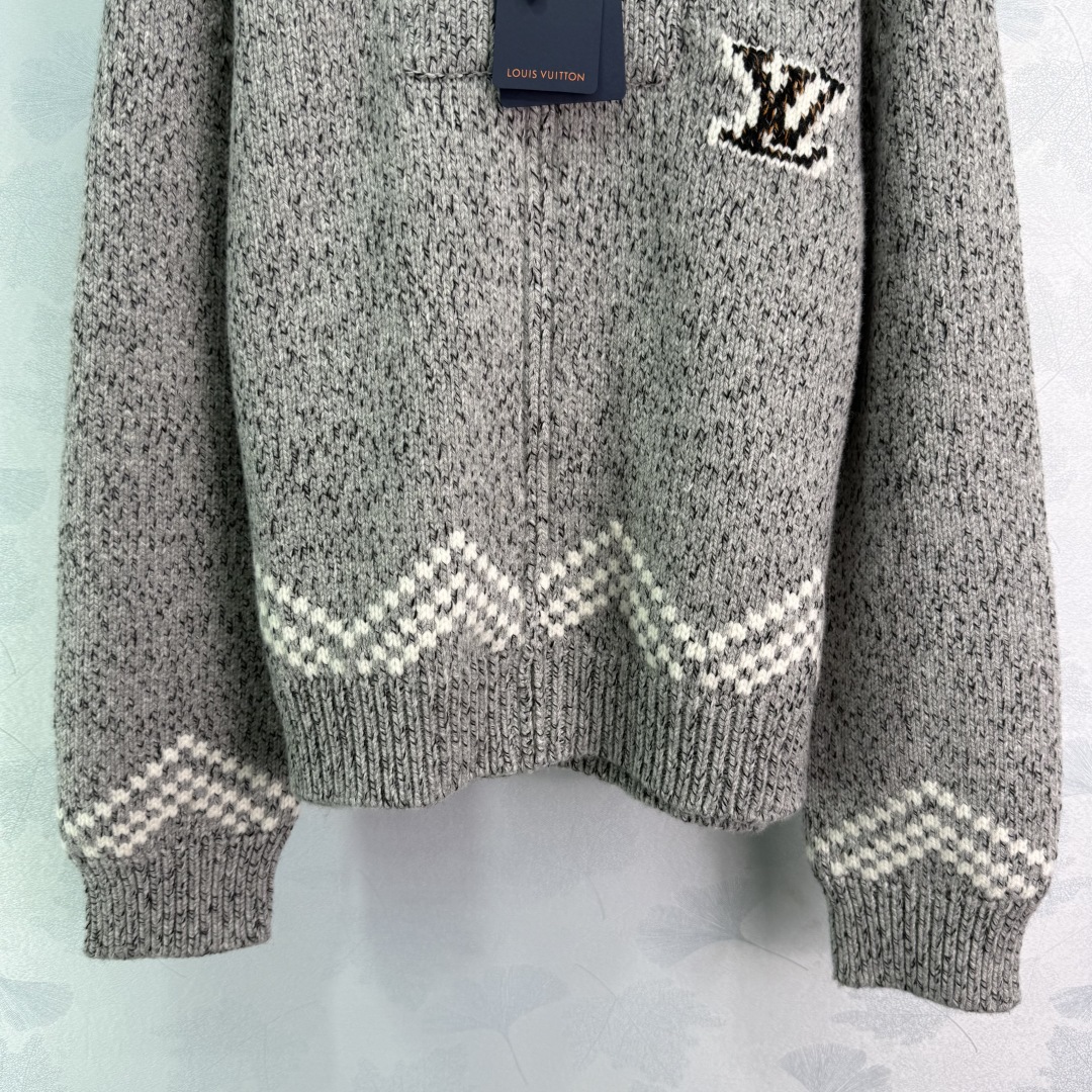 “Customized Lou25 Autumn Suit with Pearl Zipper and 3D Flowering Design” - 图片 6