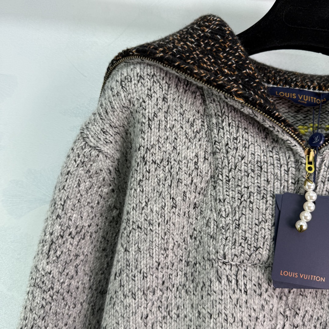 “Customized Lou25 Autumn Suit with Pearl Zipper and 3D Flowering Design” - 图片 4