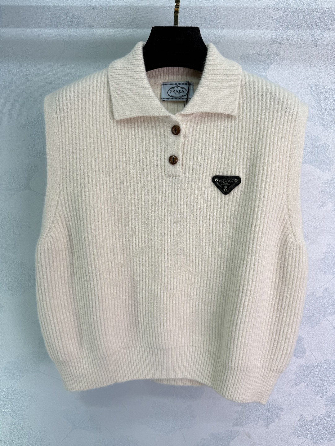 “Prad 2025: P384 Female Suit with Custom Wool Line-Making, Soft & Bulletproof Knitting Vest” - 图片 3
