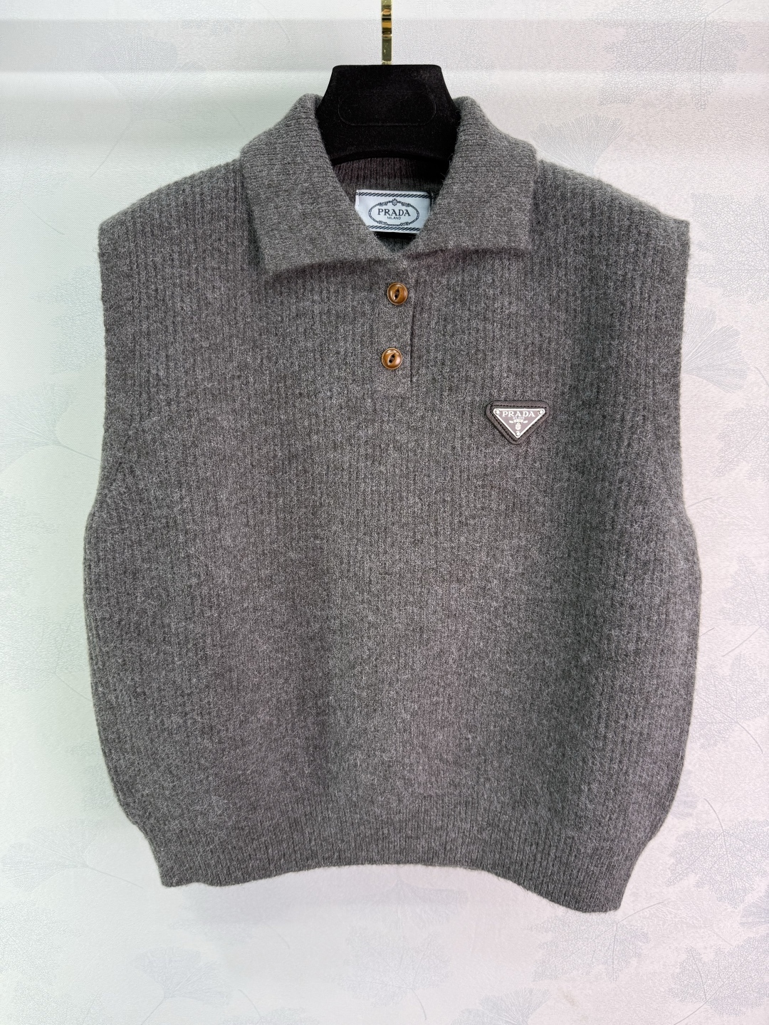 “Prad 2025: P384 Female Suit with Custom Wool Line-Making, Soft & Bulletproof Knitting Vest” - 图片 2