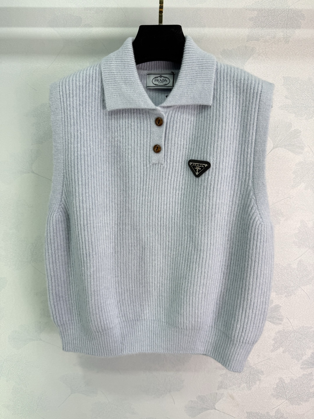 “Prad* 2025: P384 Female Suit with Custom Wool Line-Making for Soft, Bulletproof, and Stylish Wear” - 图片 3