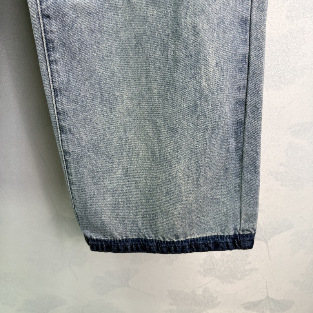 “Women’s One-Size-Fits-All Purple Tattered Pocket T-Shirt with Double-C Signage, High Waist Wide Leg Design” - 图片 7